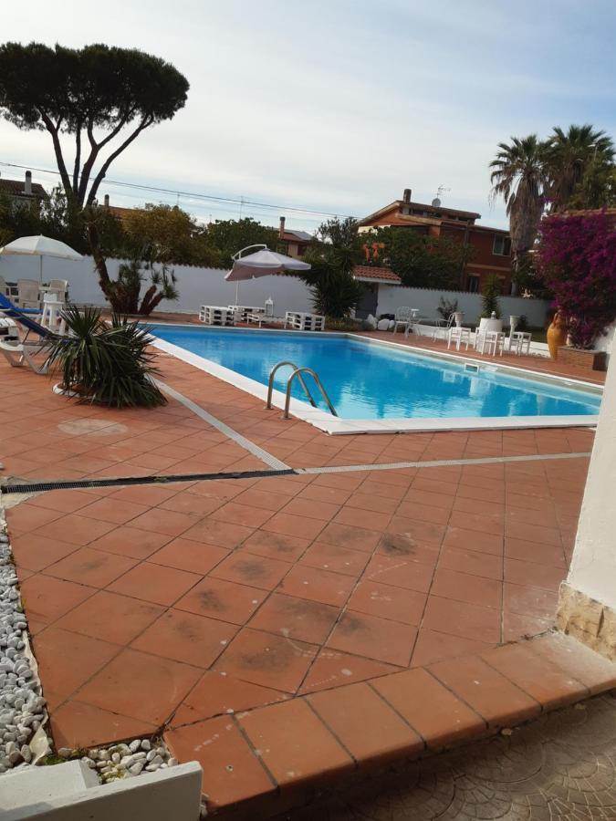 B&B Villa Giovanni Casal Palocco Bagian luar foto